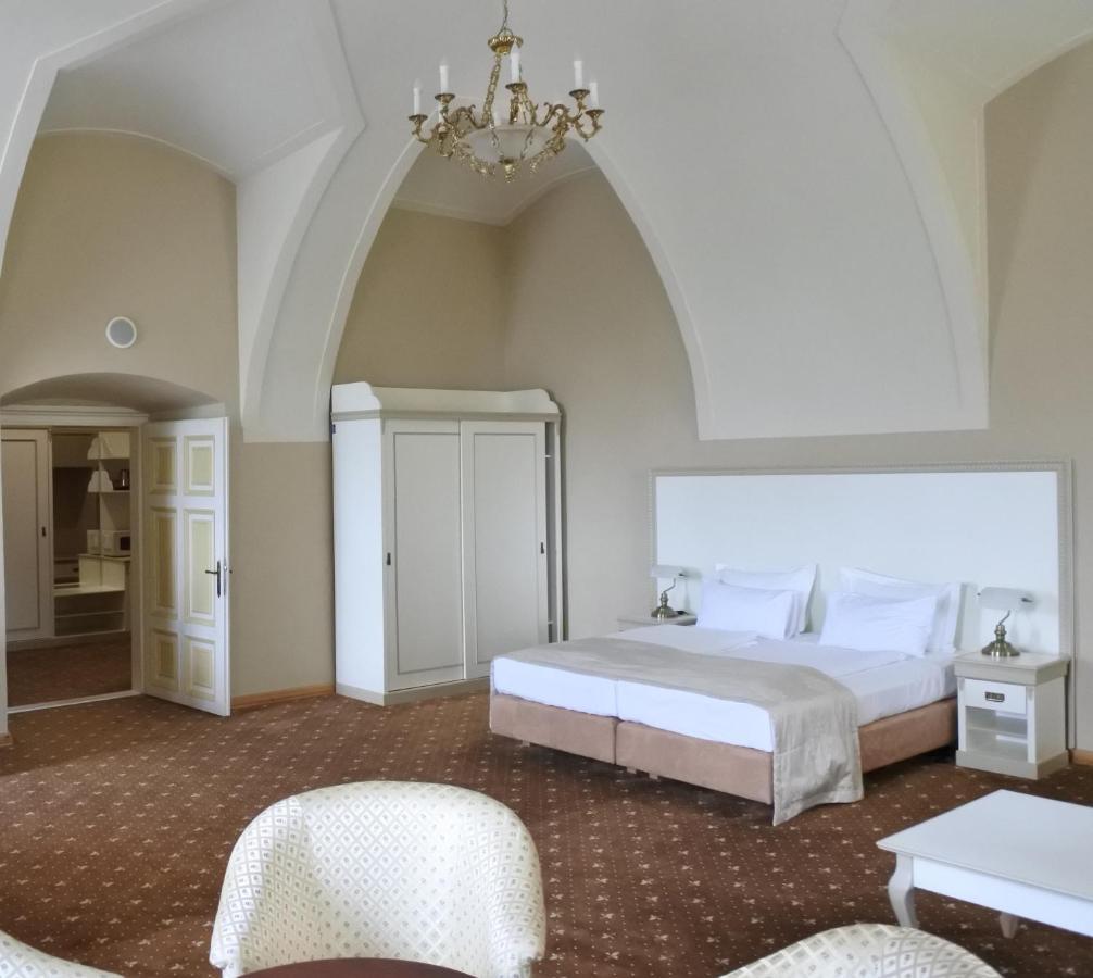 Hotel Gino Park Palace Považská Bystrica エクステリア 写真