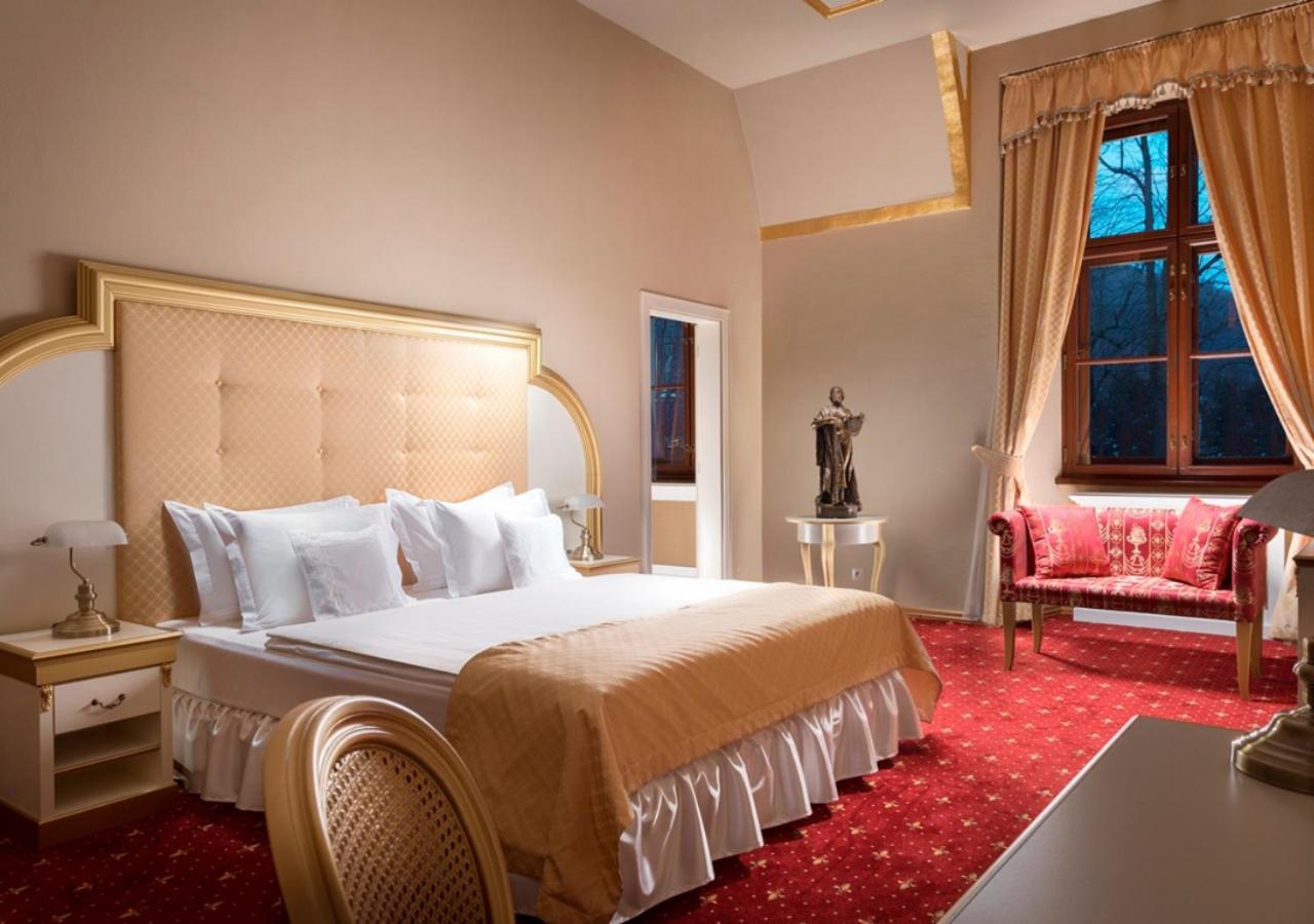 Hotel Gino Park Palace Považská Bystrica エクステリア 写真