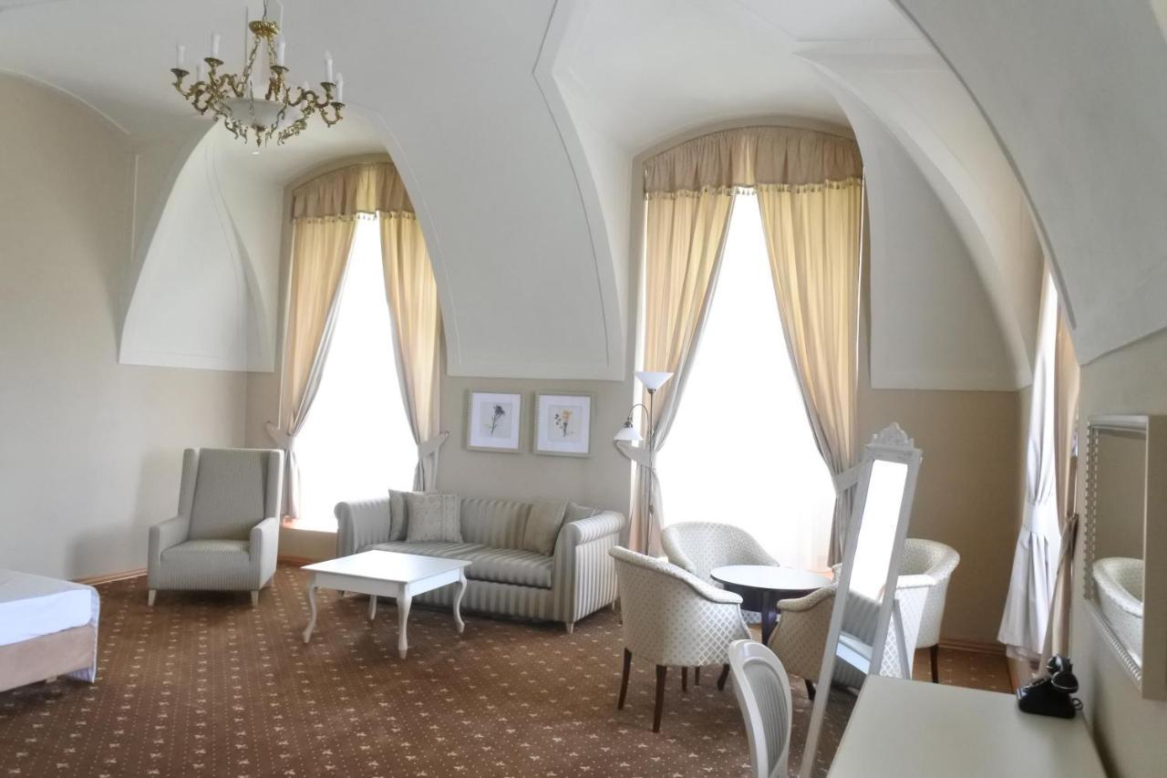 Hotel Gino Park Palace Považská Bystrica エクステリア 写真