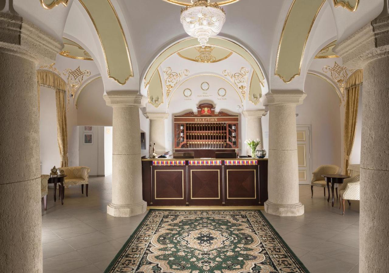 Hotel Gino Park Palace Považská Bystrica エクステリア 写真
