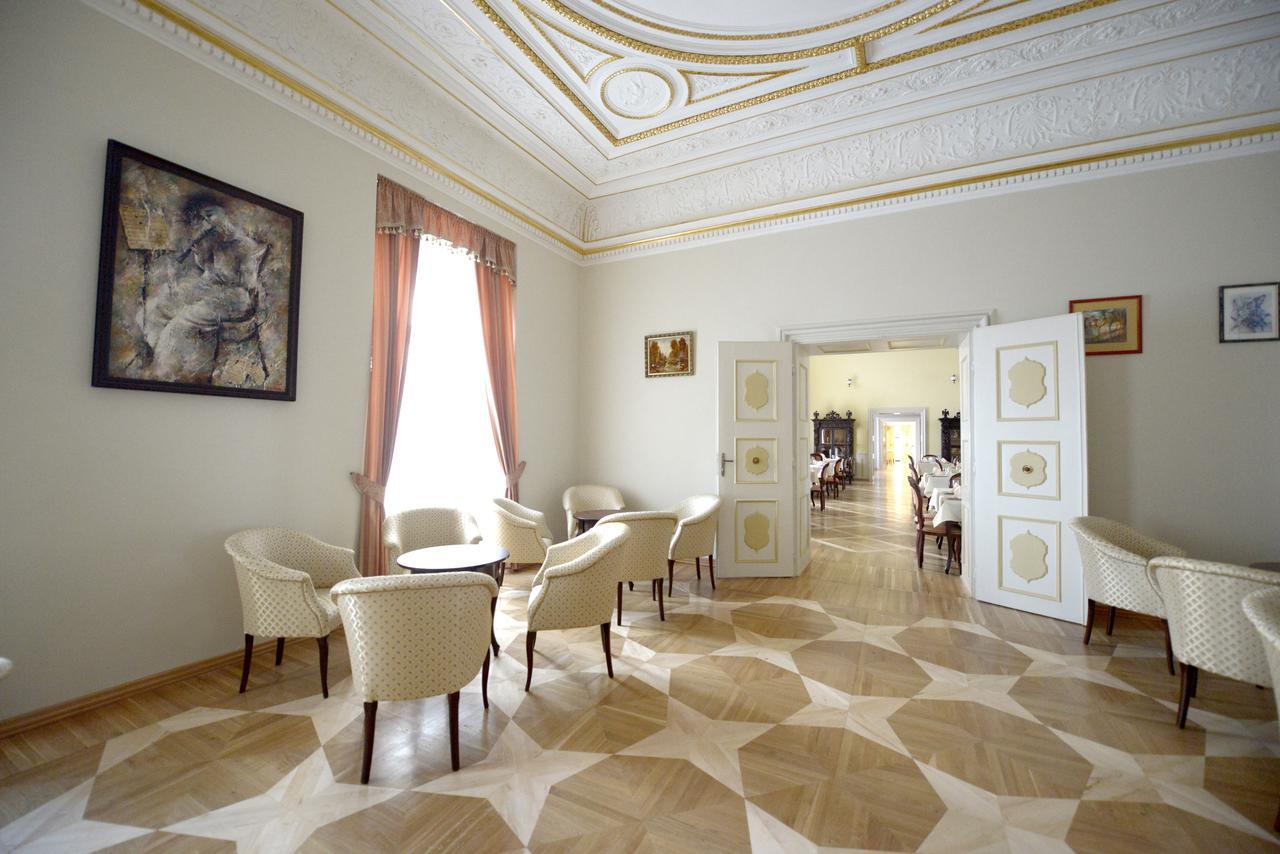 Hotel Gino Park Palace Považská Bystrica エクステリア 写真