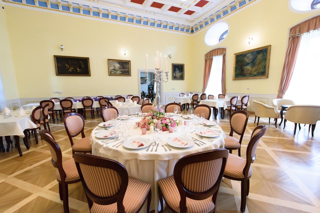 Hotel Gino Park Palace Považská Bystrica エクステリア 写真